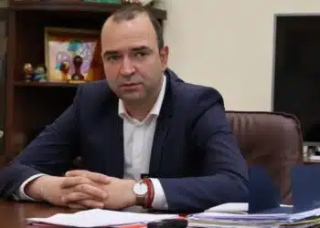 Подкаст | „Бърза писта“ за инвеститори в Кюстендил и смарт медицина в селата