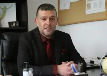 Подкаст | Перник опитва да върне работещите в София с нови заводи и чист въздух