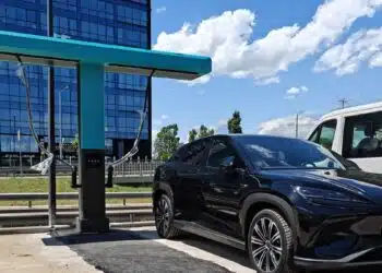 Първа в ЦИЕ: „Електрохолд ИПС“ пусна 1 MW зарядна станция на BYD в София