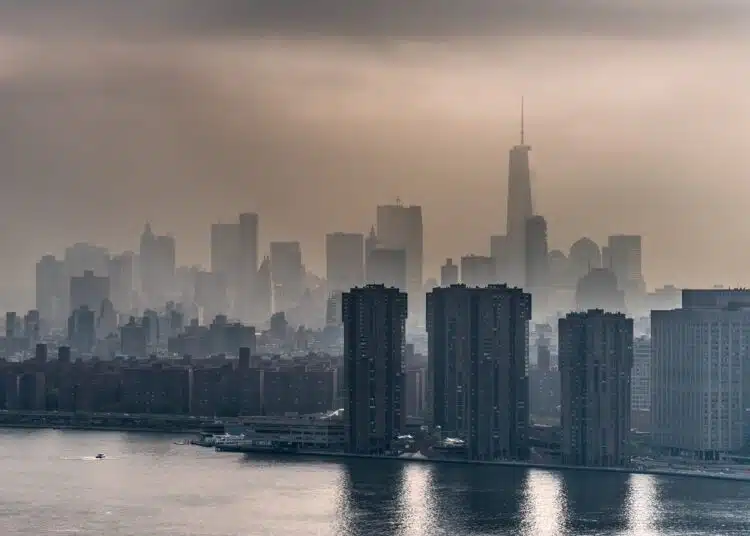 lower manhattan skyline on a foggy afternoon today 2026 03 15 23 25 43 utc