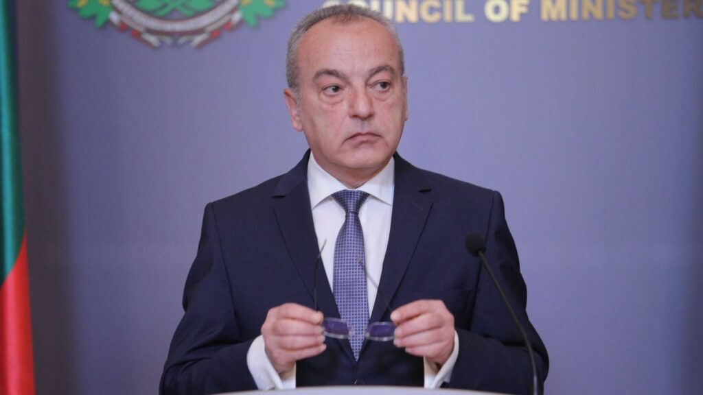 Гълъб Донев официално заложи почти 6% дефицит в бюджета за 2026 г. 1 oi003191 01