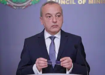 Гълъб Донев официално заложи почти 6% дефицит в бюджета за 2026 г. 4 Гълъб Донев официално заложи почти 6% дефицит в бюджета за 2026 г.