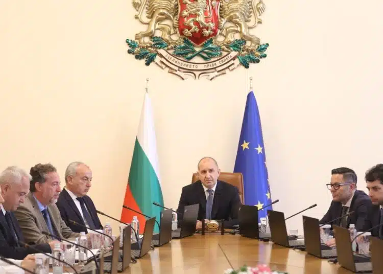 pravitelstvo budjeten deficit 2026
