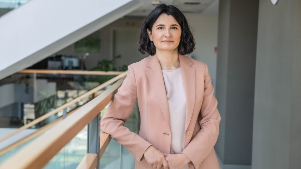 reni peycheva 1600x900 1