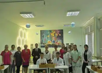 Ученици от Плевен представиха иновативни разработки в химията и програмирането