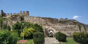 Велико Търново предлага старият жп пансион да стане Национална галерия на българския килим