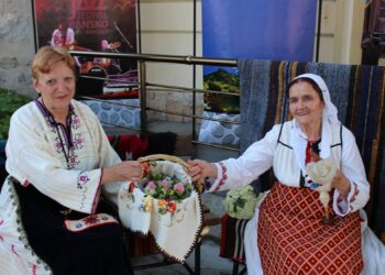 Културни вечери "Традиции и изкуство" в Банско учат на занаят (снимки) 3 Културни вечери “Традиции и изкуство” в Банско учат на занаят (снимки)