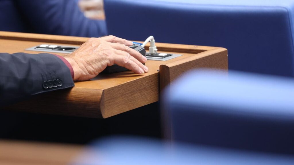 Вечерни новини: Бюджет 2026 е окончателно приет: Край на общинската програма 1 1000036265