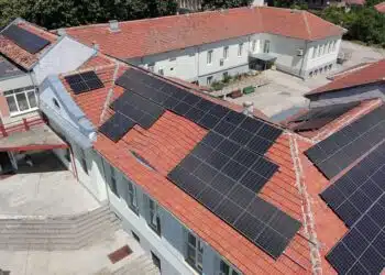 Козлодуй с фотоволтаични системи и екологичен транспорт
