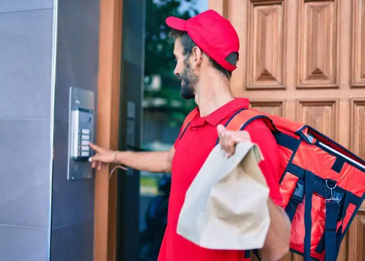 Мегасделка за Delivery Hero е напът да създаде най-голямата платформа за доставка на храна 1 delivery dep