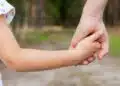 Обезщетението за втората година майчинство остава замразено за пореден път