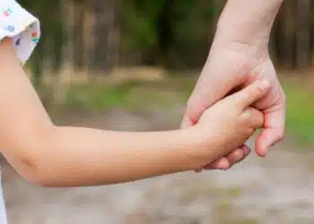 Обезщетението за втората година майчинство остава замразено за пореден път