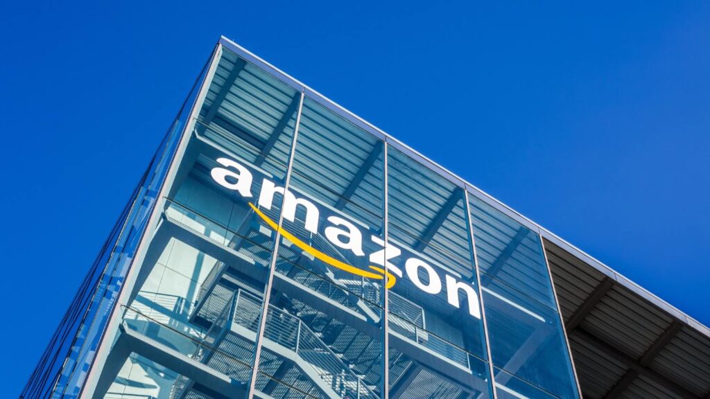 Акциите на Amazon скочиха с 14%, а на Apple паднаха с 9% 1 depositphotos 243912236 l