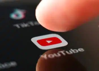 Netflix, Disney и YouTube искат правата за Световното по футбол 3 Netflix, Disney и YouTube искат правата за Световното по футбол