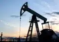 Петролът поскъпна преди празничния уикенд в САЩ