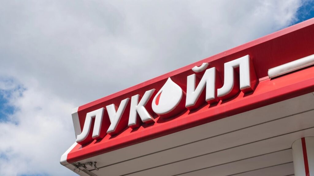 Вечерни новини: „Лукойл“ под заплаха от незабавни санкции; Кабинетът спасява €800 млн. европари 1 depositphotos 81044300 l