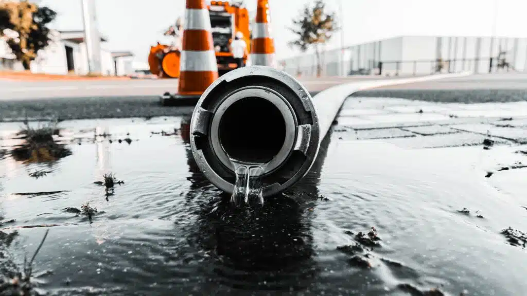 Свищов ремонтира спешно водопровода към Ореш 1 gray pipe with water coming out its hole 22d88a75