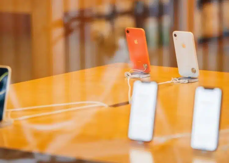 Apple планира 5 нови iPhone-а и масово производство на сгъваеми устройства 1 iphones dep