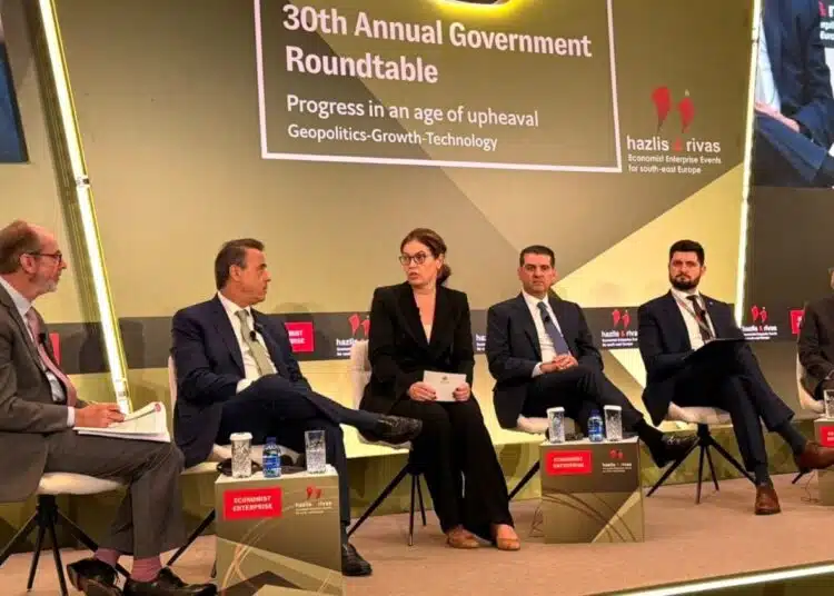 В България вече има инсталирани 7 GW солари и 4 GW батерии 1 iva petrova ikonomicheski forum atina