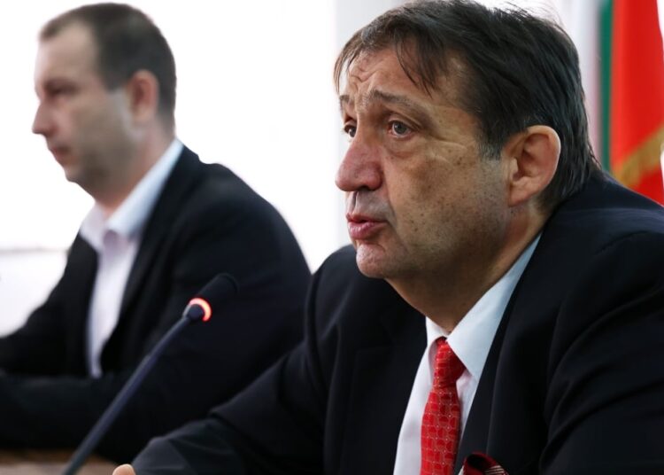 Казусът „Автомагистрали“: Нови фирми са включени в строежа на „Хемус“ години след инхаус възлагането 1 min 3333