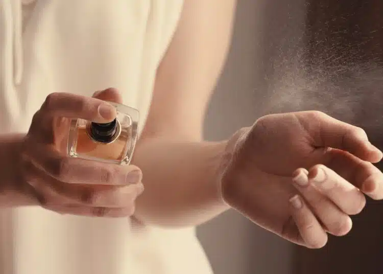 Тайните на парижаните при избора на парфюм в Париж 1 parfumi parij butik