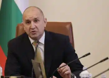 „Лукойл“ в България е заплашен от незабавни американски и британски санкции
