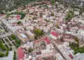 Повече жилища, по-малко хора – защо имотите в България продължават да поскъпват