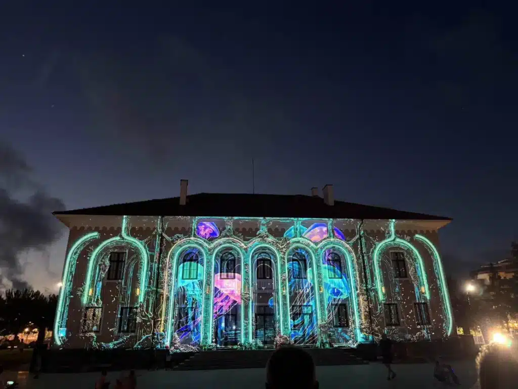 1 90743731