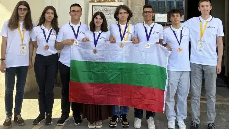 Наши ученици се върнаха с 6 бронзови медала от международна олимпиада 1 11 73deab93