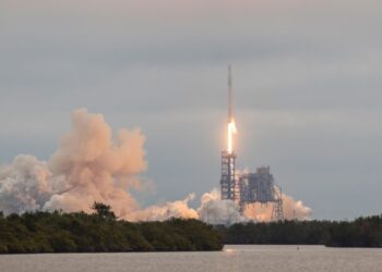 Акциите на SpaceX се сринаха с 10% след публикувания отчет