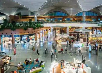 Кои европейски летища предлагат най-много директни полетни връзки?